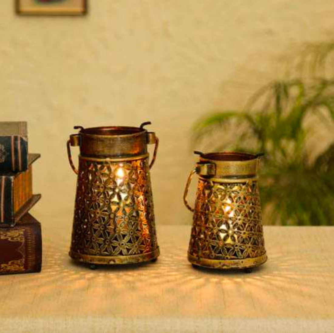 Floral Cutwork Metal Candle Holder – Elegant Table Décor for Every Occasion